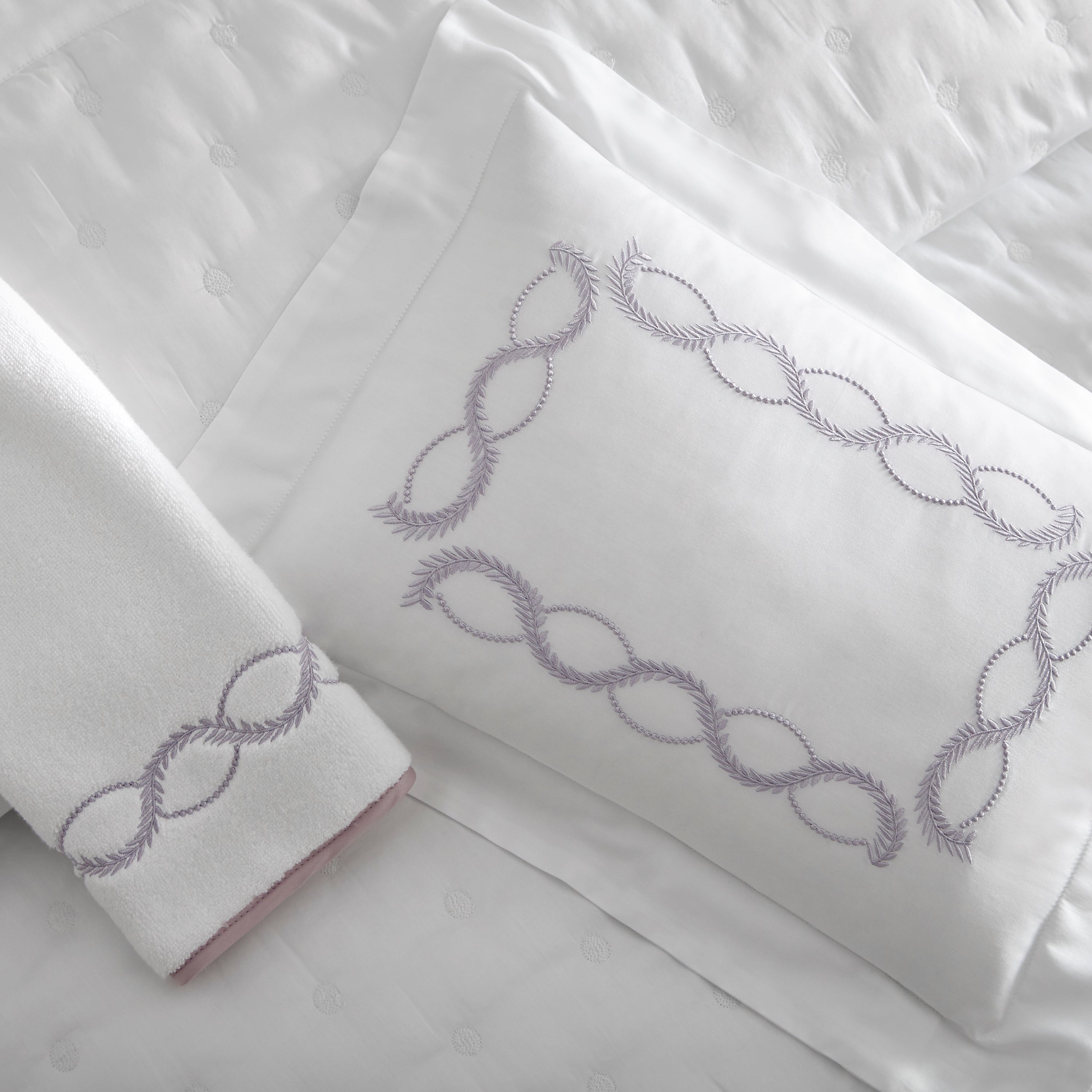 Calista Bedding